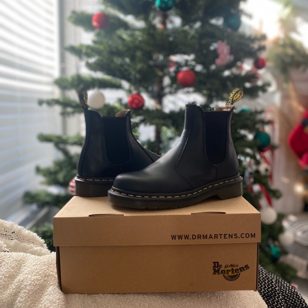 Dr. Martens 2976 Chelsea boots